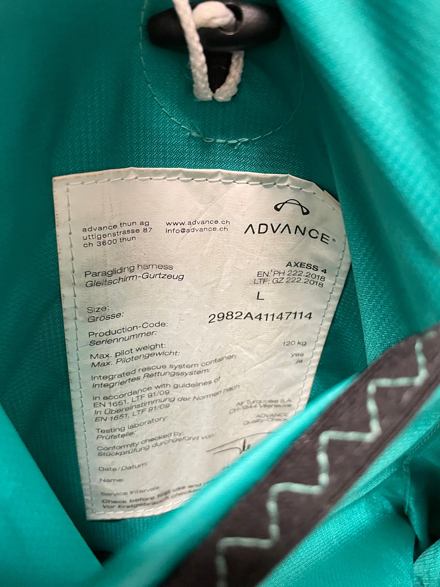 Advance AXESS 4, Gr. L (7114)