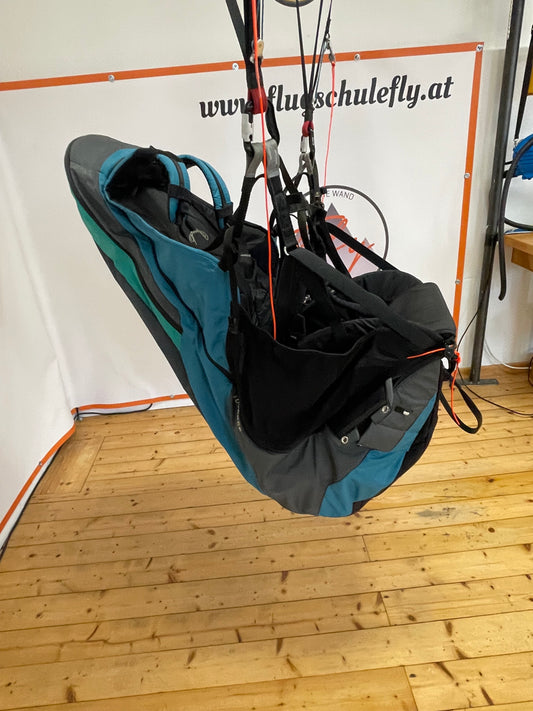 Advance AXESS 4, Gr. L (7114)