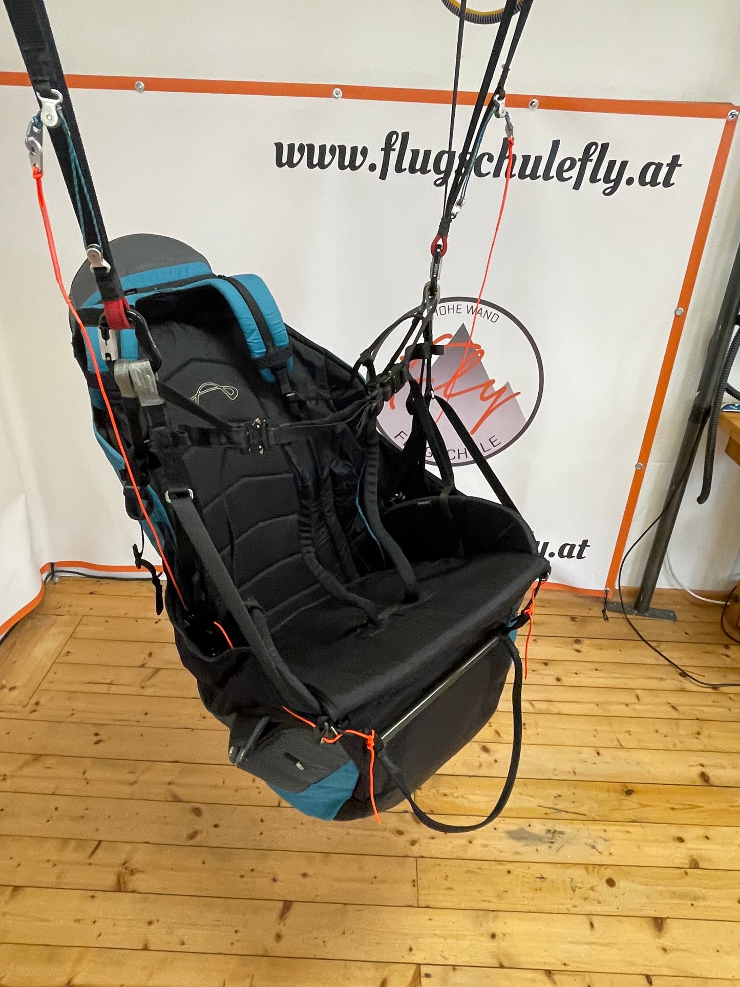 Advance AXESS 4, Gr. L (7114)